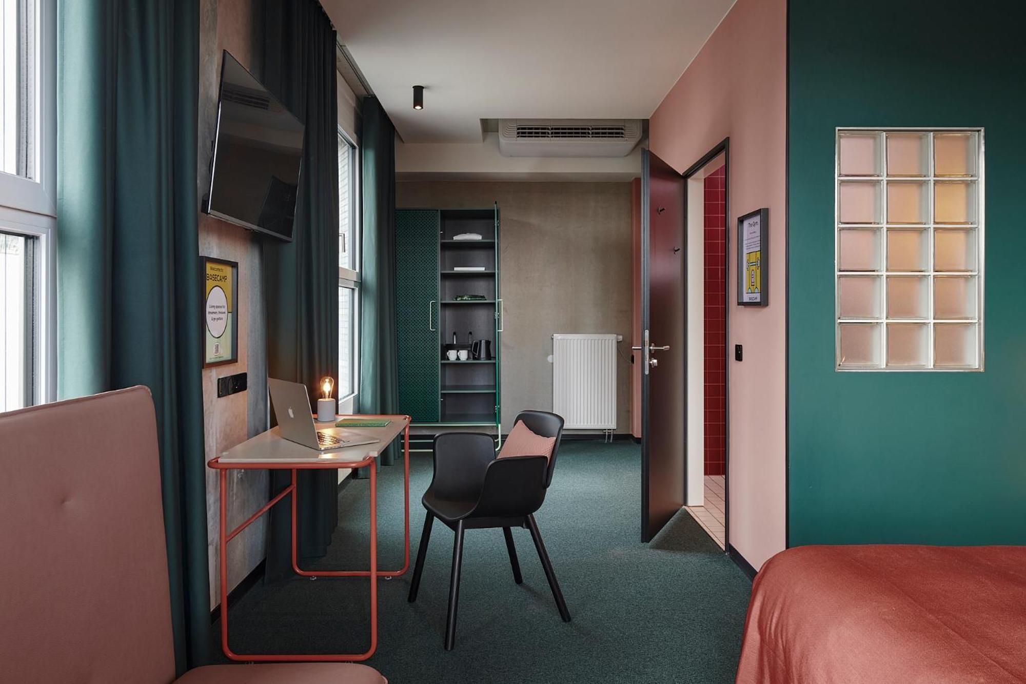 Basecamp Hotel ドルトムント エクステリア 写真